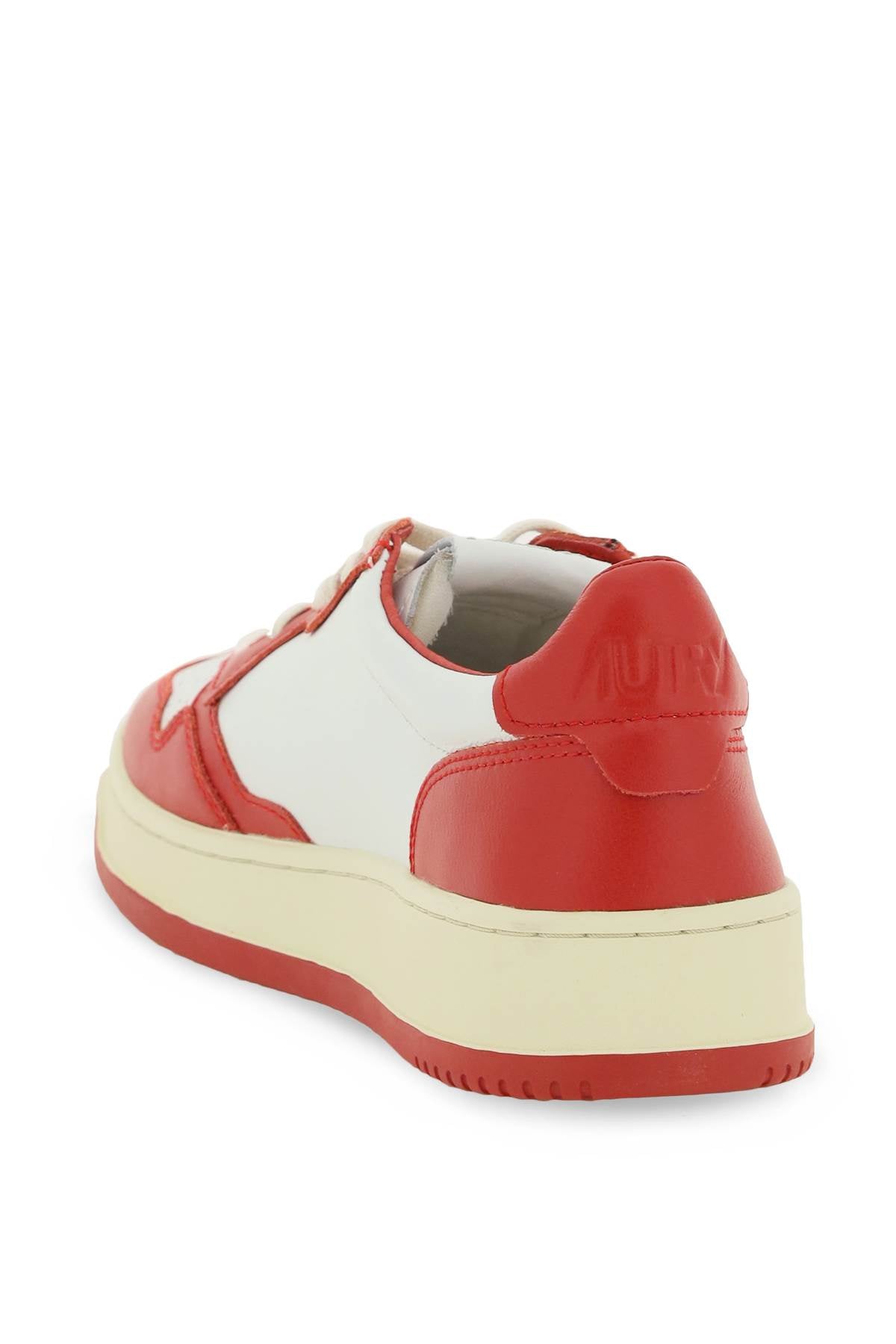 Autry leather medalist low sneakers