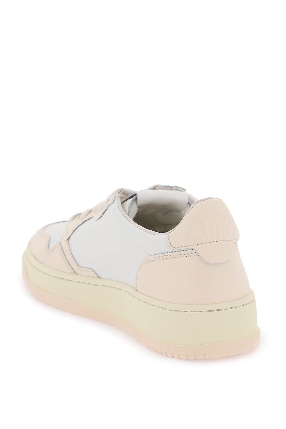 Autry leather medalist low sneakers